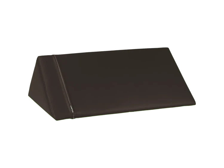 trojkat-sredni-60-x-30-x-30-cm-ksztaltka-rehabilitacyjna.webp