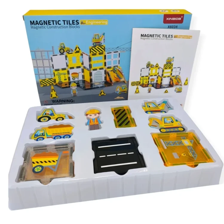 Widok opakowania i etykiety z informacją o producencie Magnetic Tiles oraz kodzie XB-0045 i EAN.