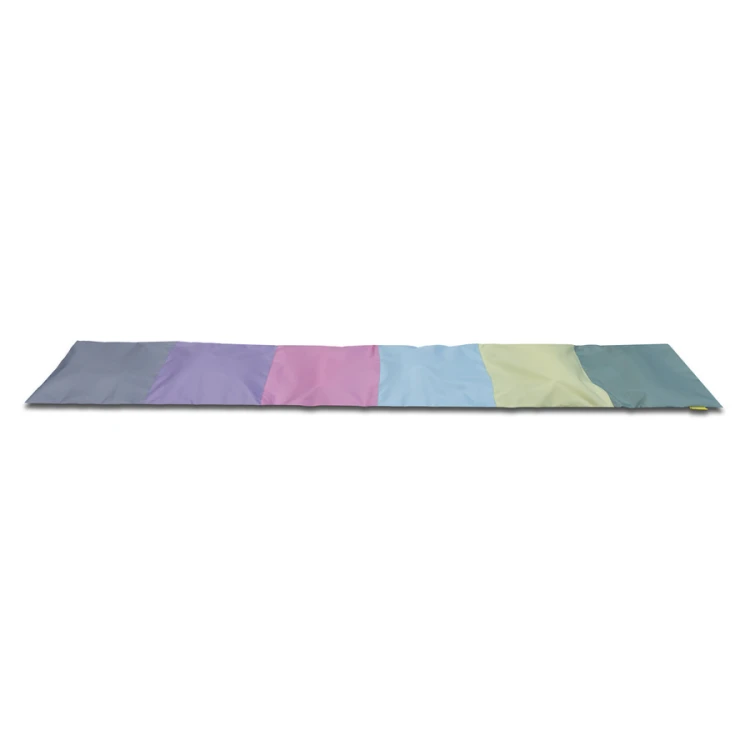 Chodnik sensoryczny 35 x 210 cm Akson — widok całości w pastelowych kolorach z widocznymi kieszeniami na zamek i matą antypoślizgową