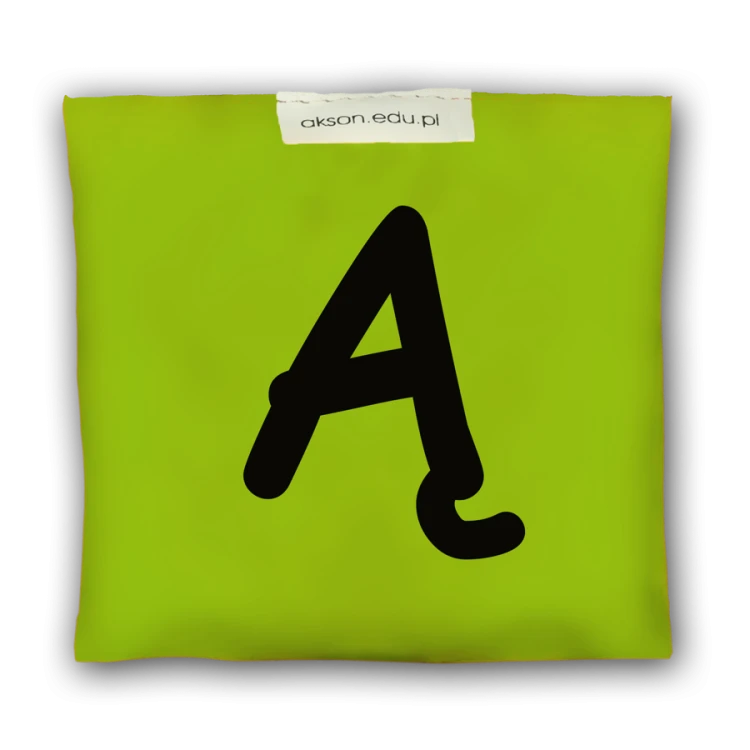 Woreczek gimnastyczny z literką Ą Akson, zielony — detal nadruku i tkaniny, rozmiar 10 cm × 12 cm