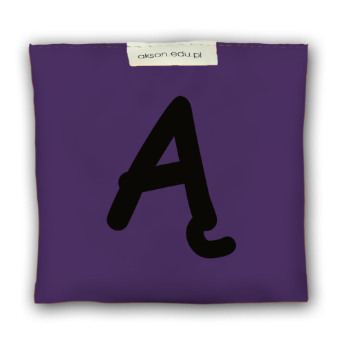 Woreczek gimnastyczny z literką Ą Akson, fioletowy, 10 cm x 12 cm — widok z przodu, wypełnienie granulkami polipropylenowymi