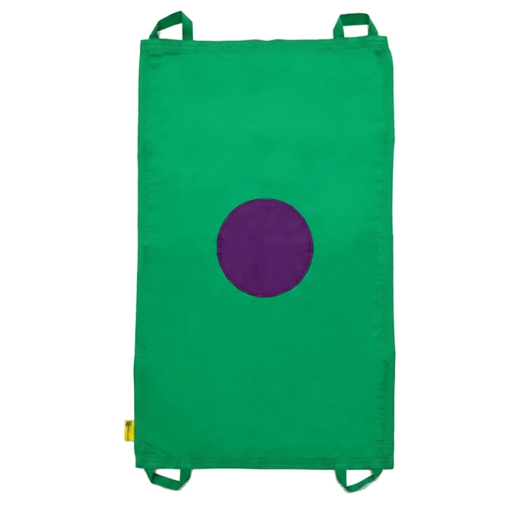 Mini chusta animacyjna 100 x 60 cm Akson — widok całej chusty z naszytym fioletowym kołem i zielonym materiałem, pokazana rozłożona