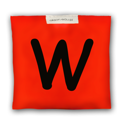 Woreczek gimnastyczny z literką W marki Akson, żółto-czerwony; detal materiału i nadruku oraz informacja o wymiarach 10 cm x 12 cm