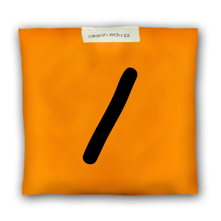 Woreczek gimnastyczny Akson 10 cm x 12 cm — pomarańczowy detal tkaniny i wypełnienia granulkami polipropylenowymi, widok z przodu