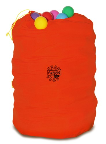Worek na piłki Akson 145×95 cm — czerwony, rozłożony worek z widocznym wszytym sznurkiem i pojemnością do przechowywania piłeczek