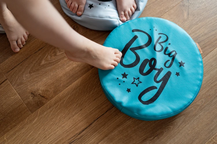 Widok boku poduszki Akson — pełna średnica 30 cm i widoczna wysokość 6 cm oraz zaokrąglone krawędzie.
