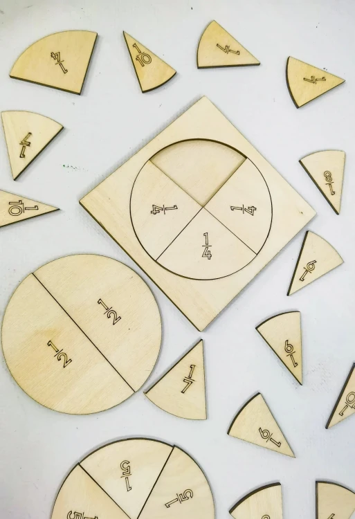 Drewniany zestaw EDUBOBO z bawełnianym woreczkiem do przechowywania elementów