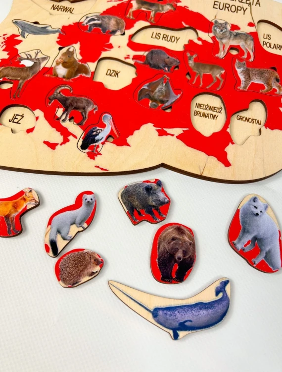 Drewniane puzzle EDUBOBO prezentujące zwierzęta i podpisy w podstawie