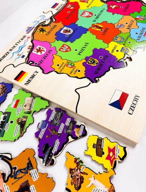 Drewniana mapa Polski EDUBOBO z herbami województw i nazwami regionów