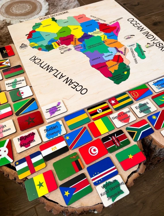 Zestaw edukacyjny EDUBOBO z mapą Afryki i tabliczkami flag dla dzieci 4-7 lat