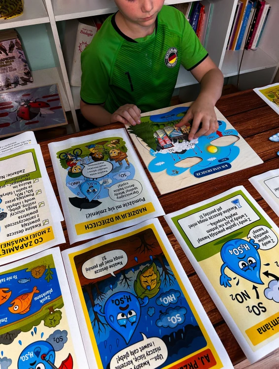 Edukacyjna układanka o kwaśnych deszczach EDUBOBO do nauki o ochronie środowiska