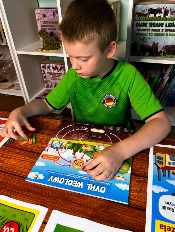 Edukacyjna plansza EDUBOBO o fotosyntezie i innych procesach cyklu węglowego.