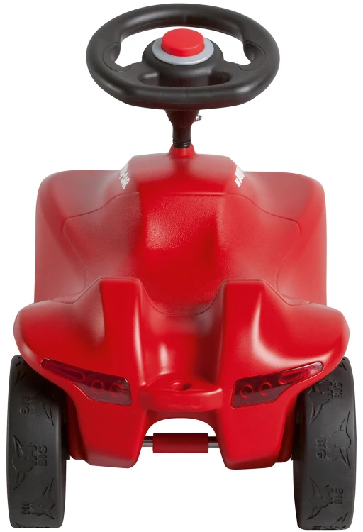 BIG Bobby Car Neo Red - podłokietnik i przestrzeń na nogi