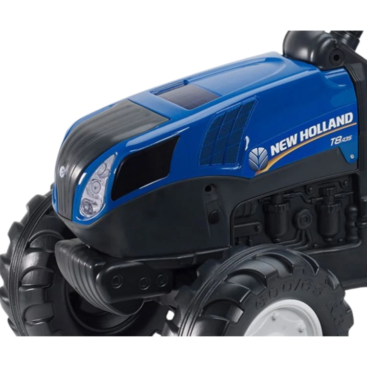 Pedały traktora New Holland T8 FALK zbliżenie na napęd łańcuchowy