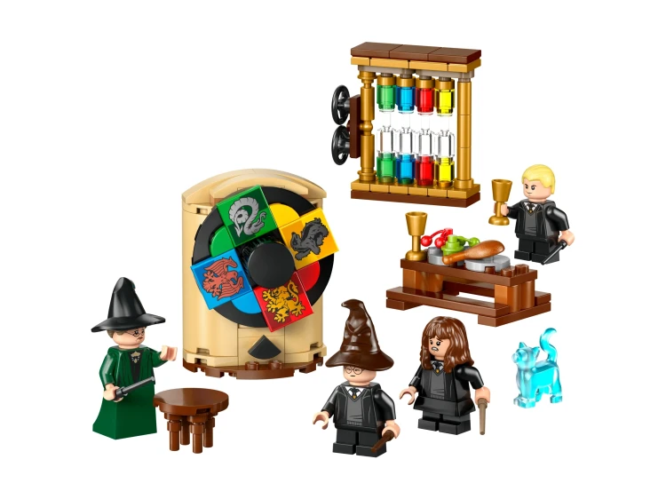 Minifigurki LEGO Harry Potter w zestawie Zamek Hogwart Ceremonia przydziału 76460