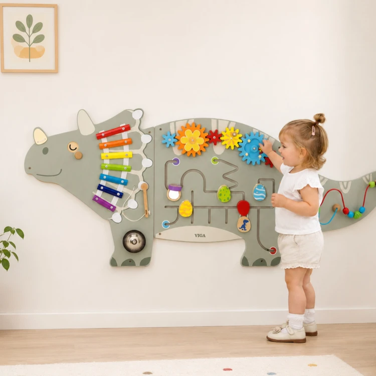 Drewniany panel Triceratops z kolorowymi kołami zębatymi i cymbałkami do zabawy dla dzieci od 18 miesięcy