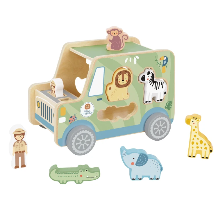 Drewniany samochód TOOKY TOY z motywem safari i kolorowymi kołami w trakcie zabawy edukacyjnej