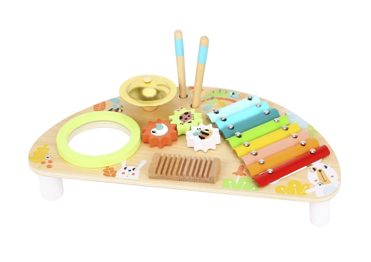 Stabilna konstrukcja centrum muzycznego TOOKY TOY z drewnianymi instrumentami