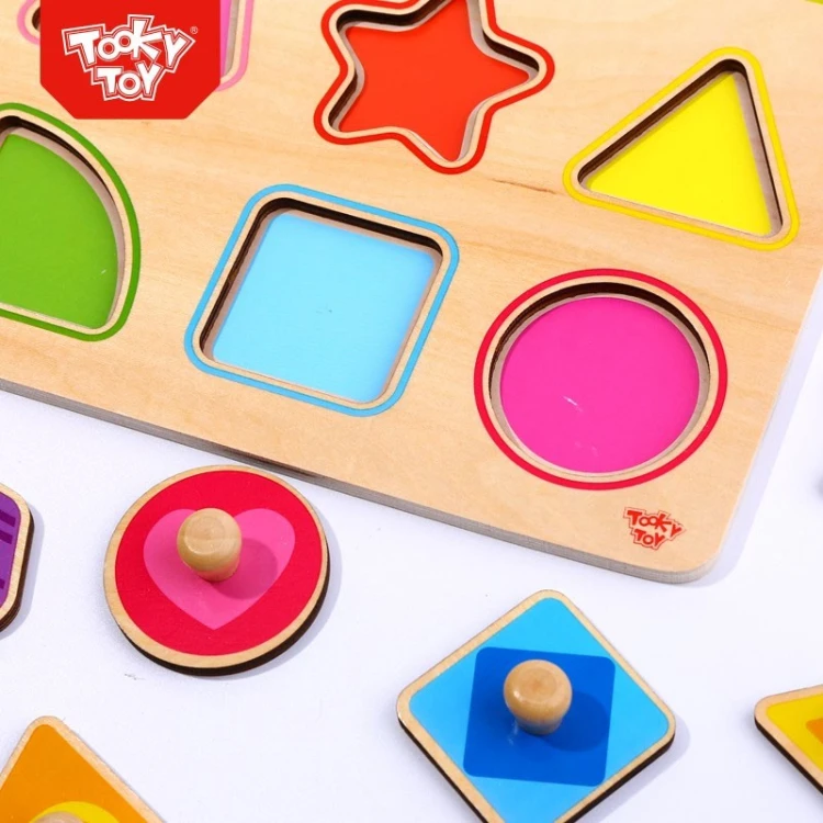 Drewniana baza układanki TOOKY TOY z otworami na kolorowe klocki z pinezkami