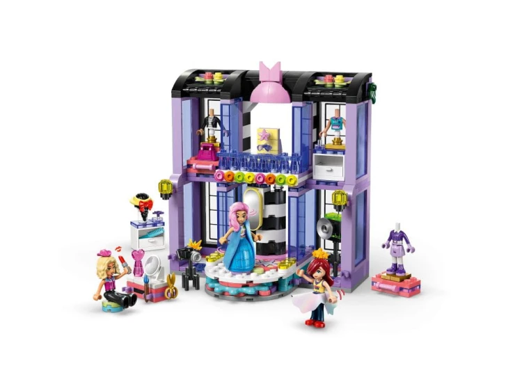 Minilaleczki Paisley, Liann i Nova z zestawu LEGO Friends 42685 podczas pokazu mody