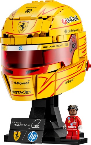 Minifigurka Lewisa Hamiltona w czerwonym kombinezonie wyścigowym Ferrari HP w zestawie LEGO 43022
