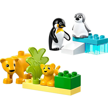 Figurki dorosłego pingwina z pisklęciem oraz lwicy z lwiątkiem w zestawie LEGO Duplo Town Rodziny dzikich zwierząt