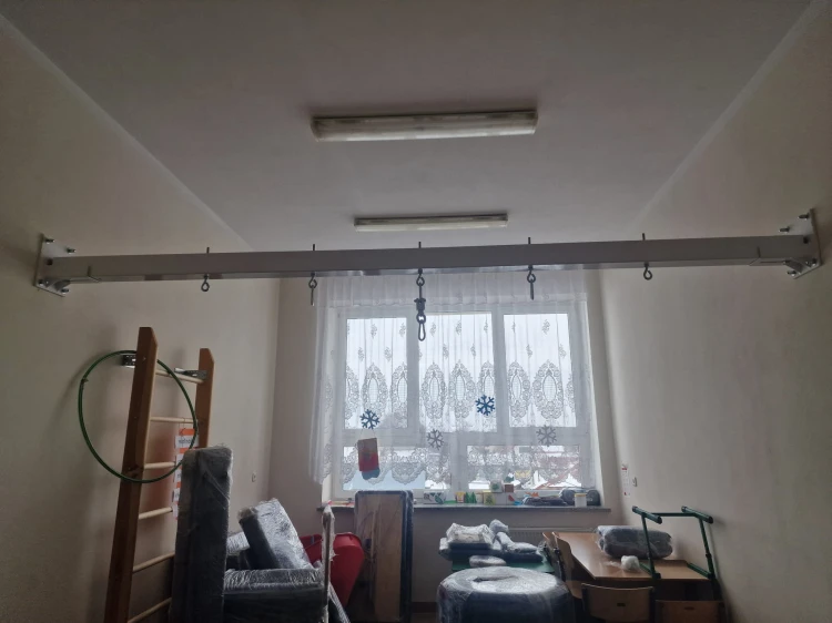 Belka podsufitowa - podwiesie podsufitowe do podwieszania sprzętów integracji sensorycznej paktoo 6.jpg