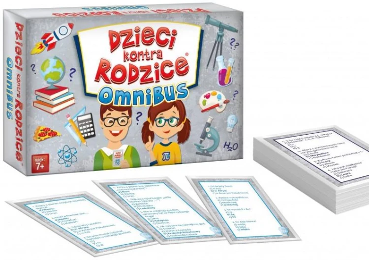 Zbliżenie na karty z pytaniami do gry quizowej Dzieci kontra Rodzice Omnibus KANGUR